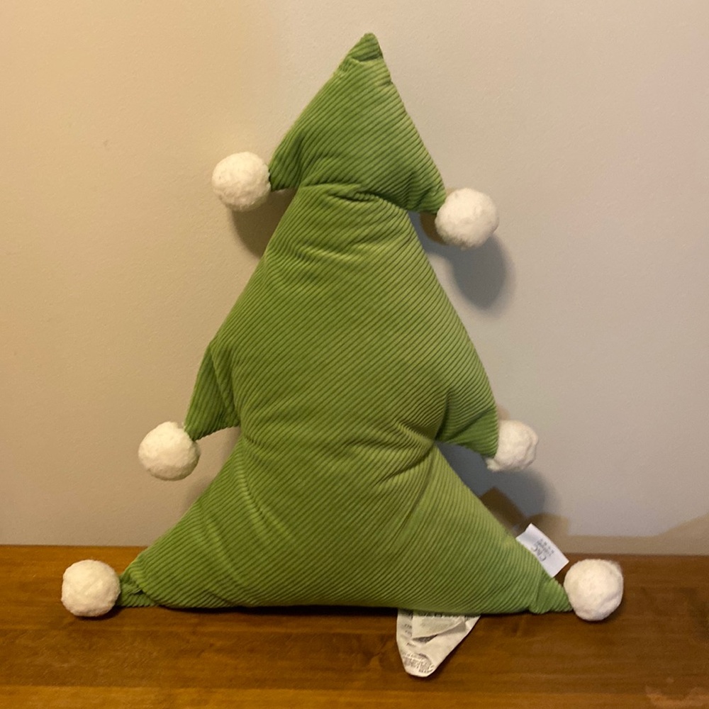 Xmas tree pillow 🌲
